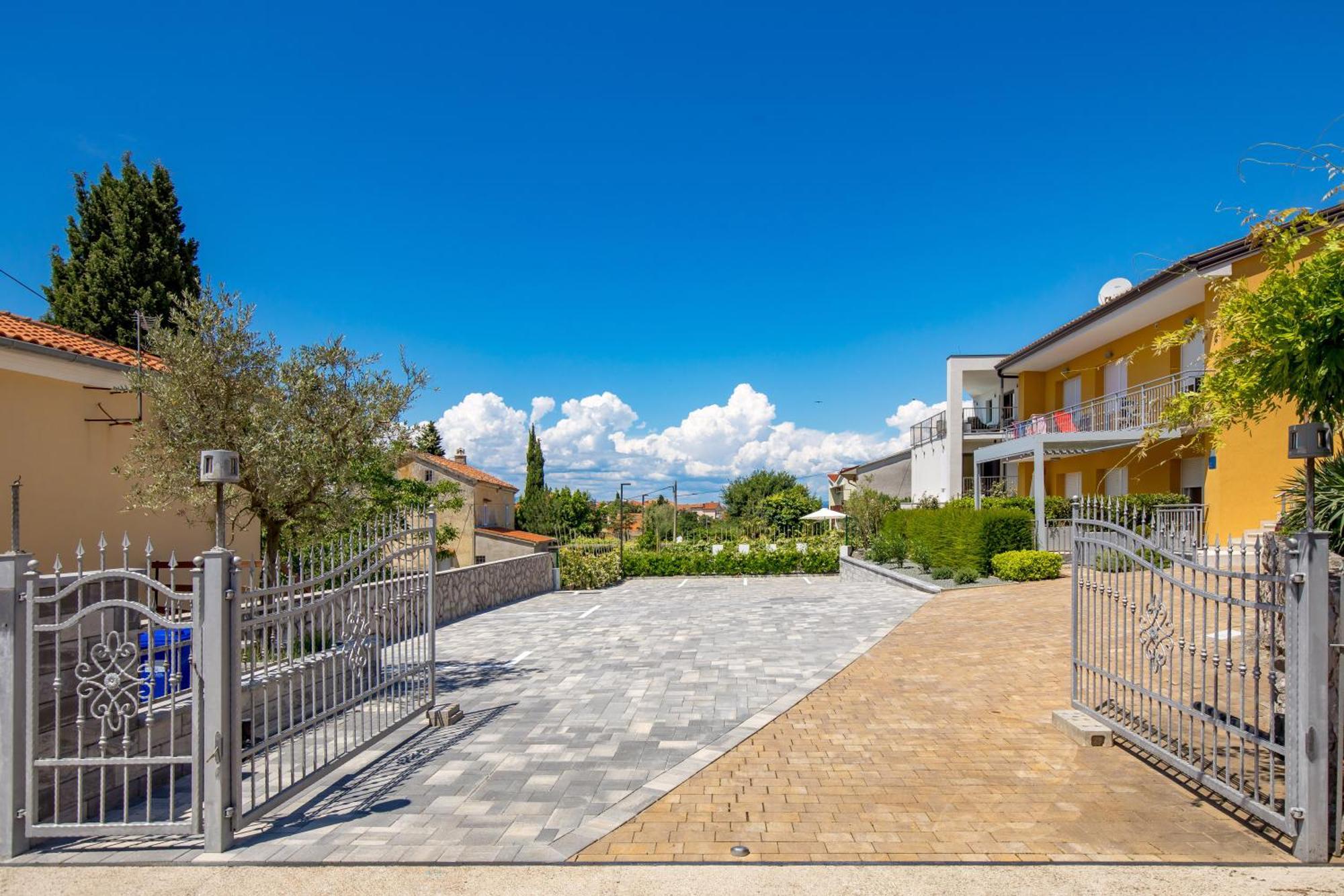 Appartments Adriatic Omišalj Dış mekan fotoğraf