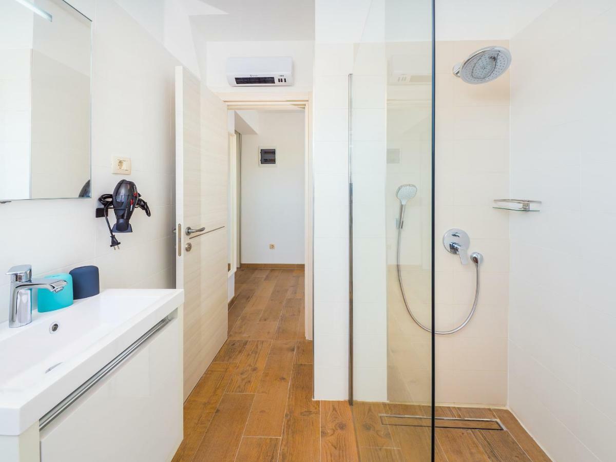 Appartments Adriatic Omišalj Dış mekan fotoğraf