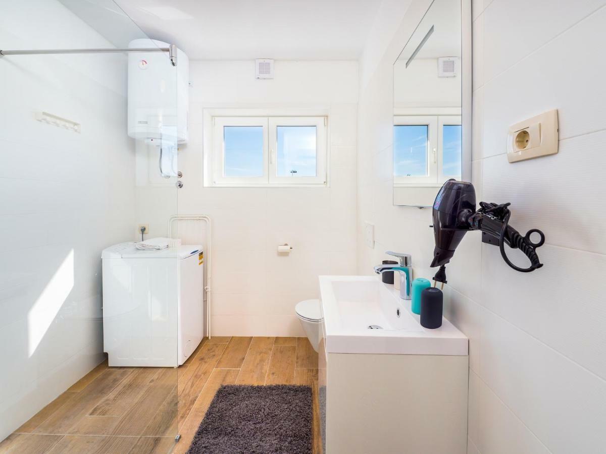 Appartments Adriatic Omišalj Dış mekan fotoğraf